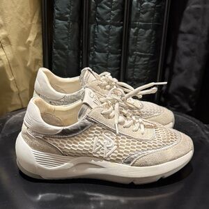 Stuart Weitzman Glide Mesh Sneaker